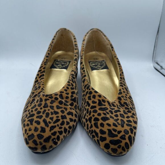 Vintage Wild Rose Animal Print Block Heel Pumps - Picture 3 of 10